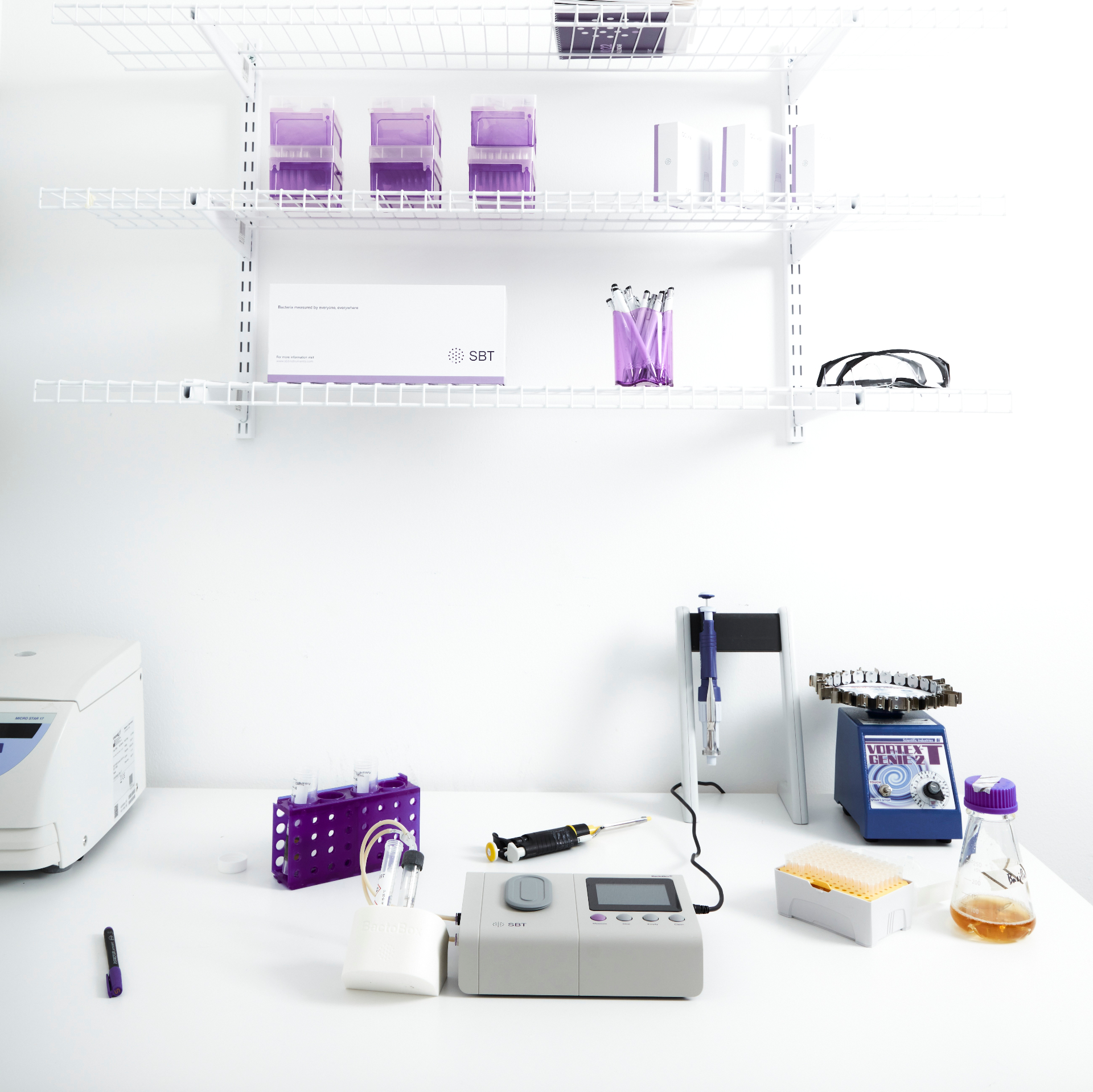 BactoBox in a laboratory setting